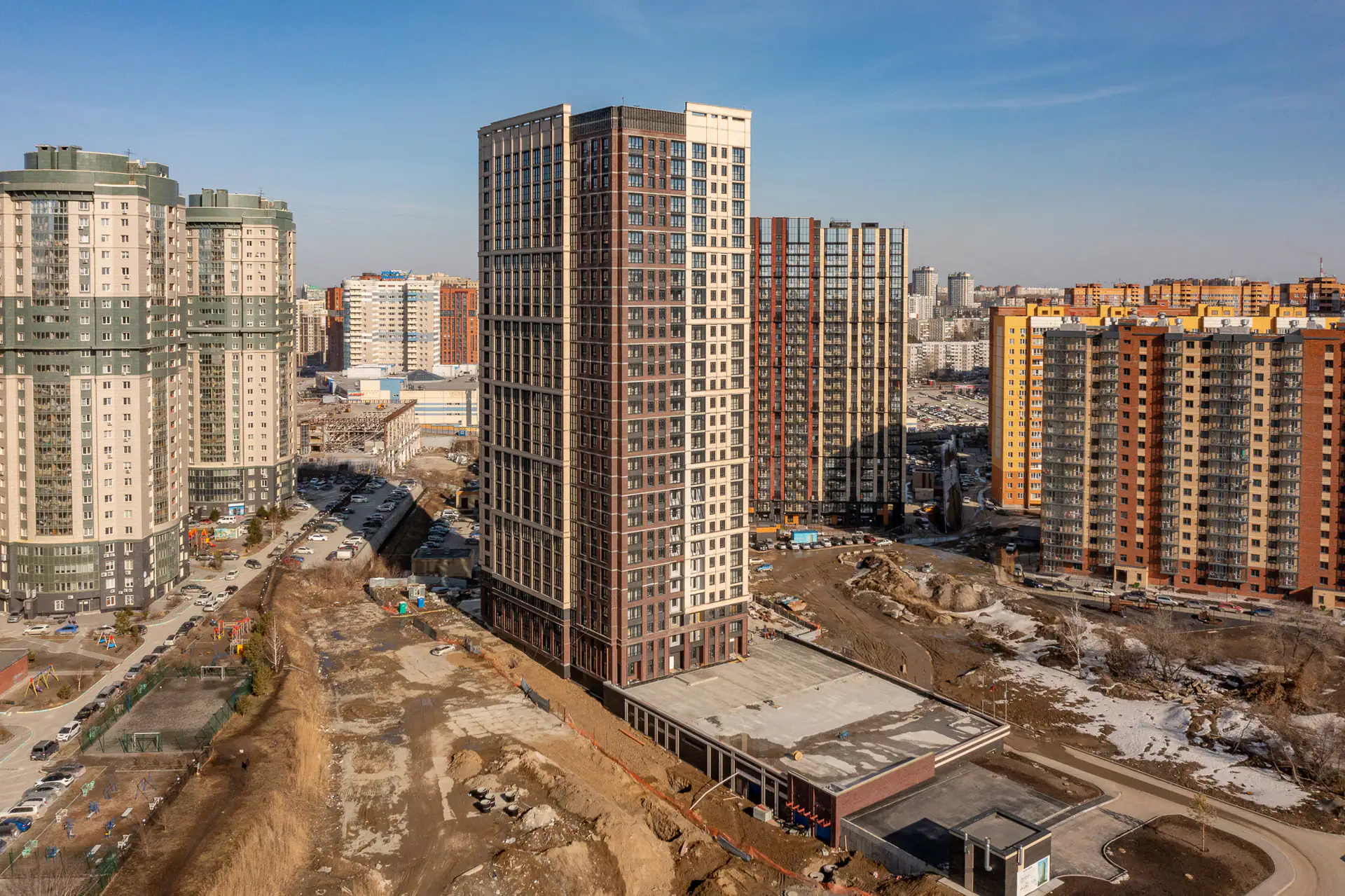 апрель, 2025