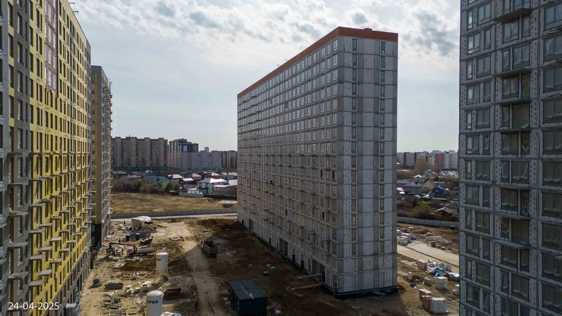 апрель, 2025