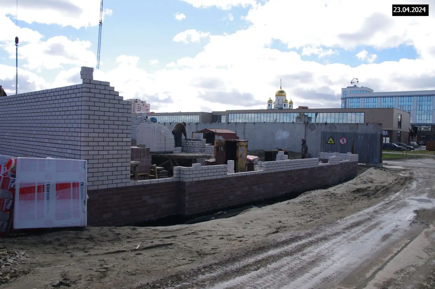 апрель, 2024