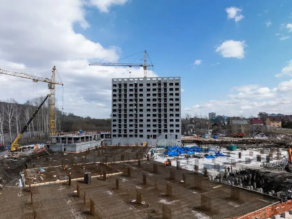 апрель, 2025