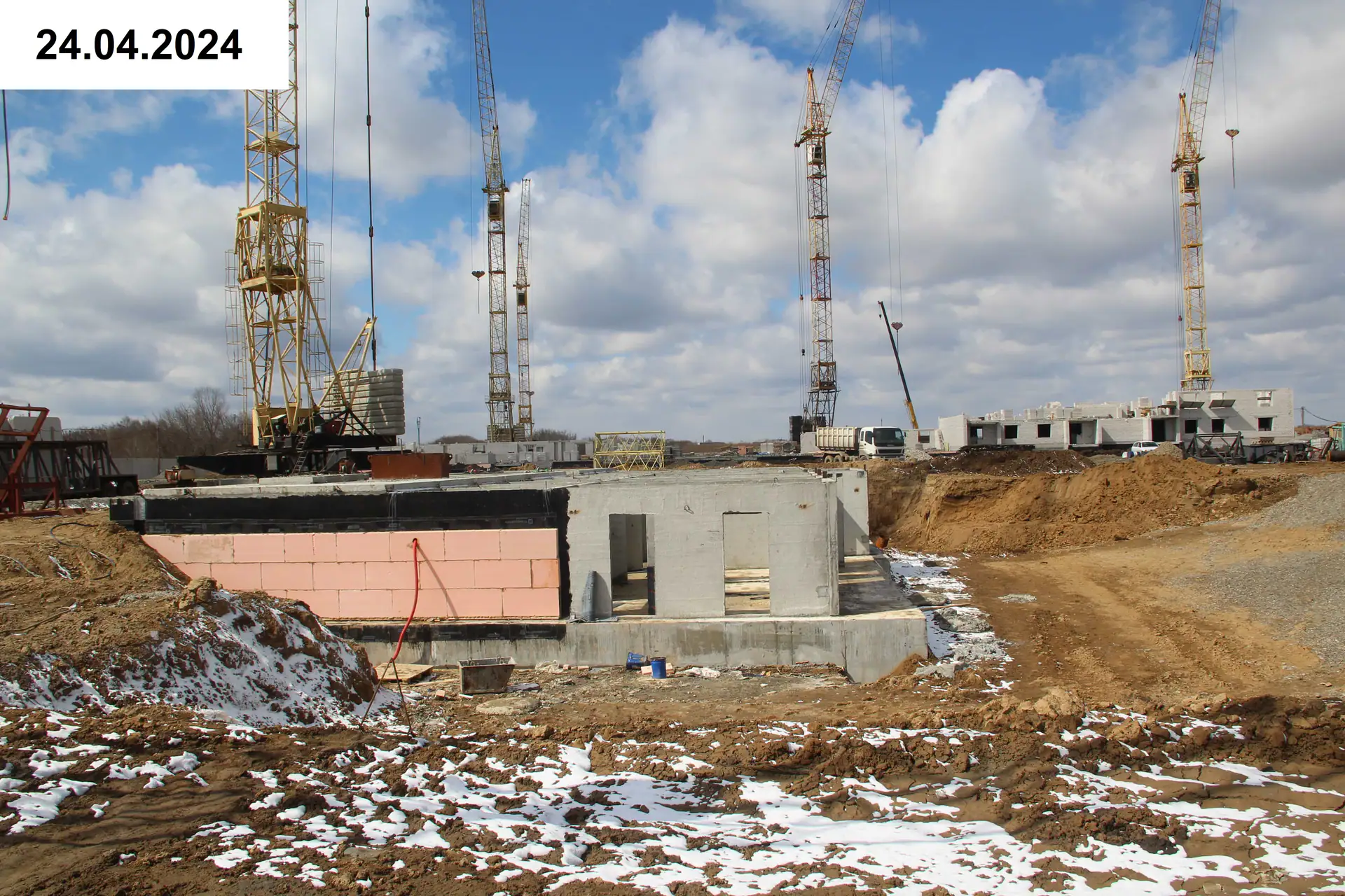 апрель, 2024